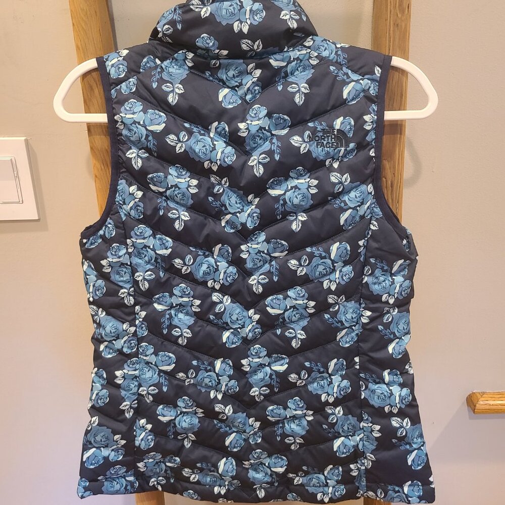 The North Face Down Puffer Vest Floral -- Women's XS - Picture 3 of 5